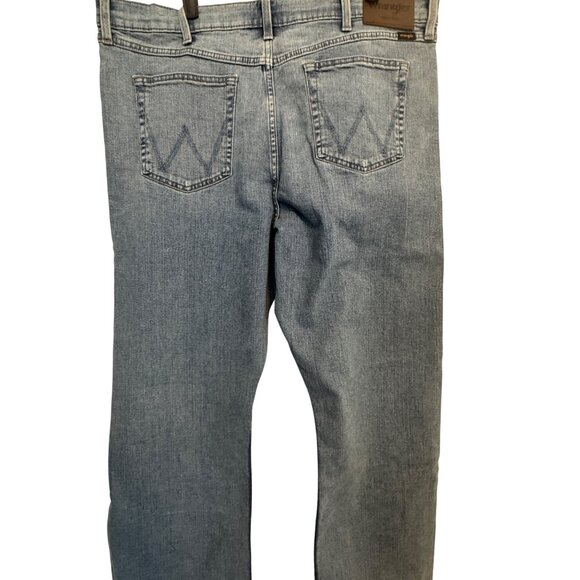 Wrangler NWT 36 x 32 Mens Relaxed Boot Jeans Medium Denim - Picture 10 of 15